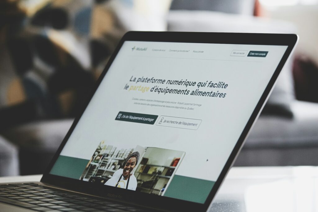 Landing Page ou site institucional qual converte mais
